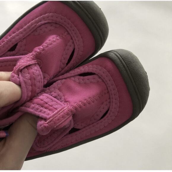 Target Neoprene Style Water Shoes Size 5-6 - Picture 3 of 7